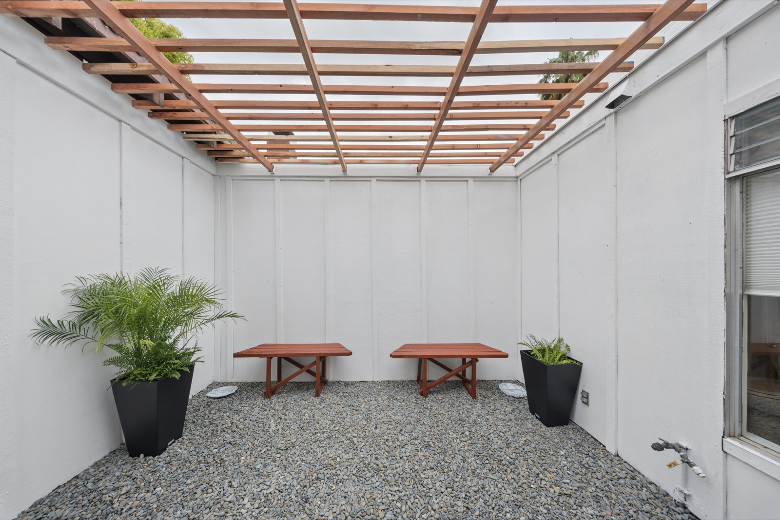 Exterior outdoor living area