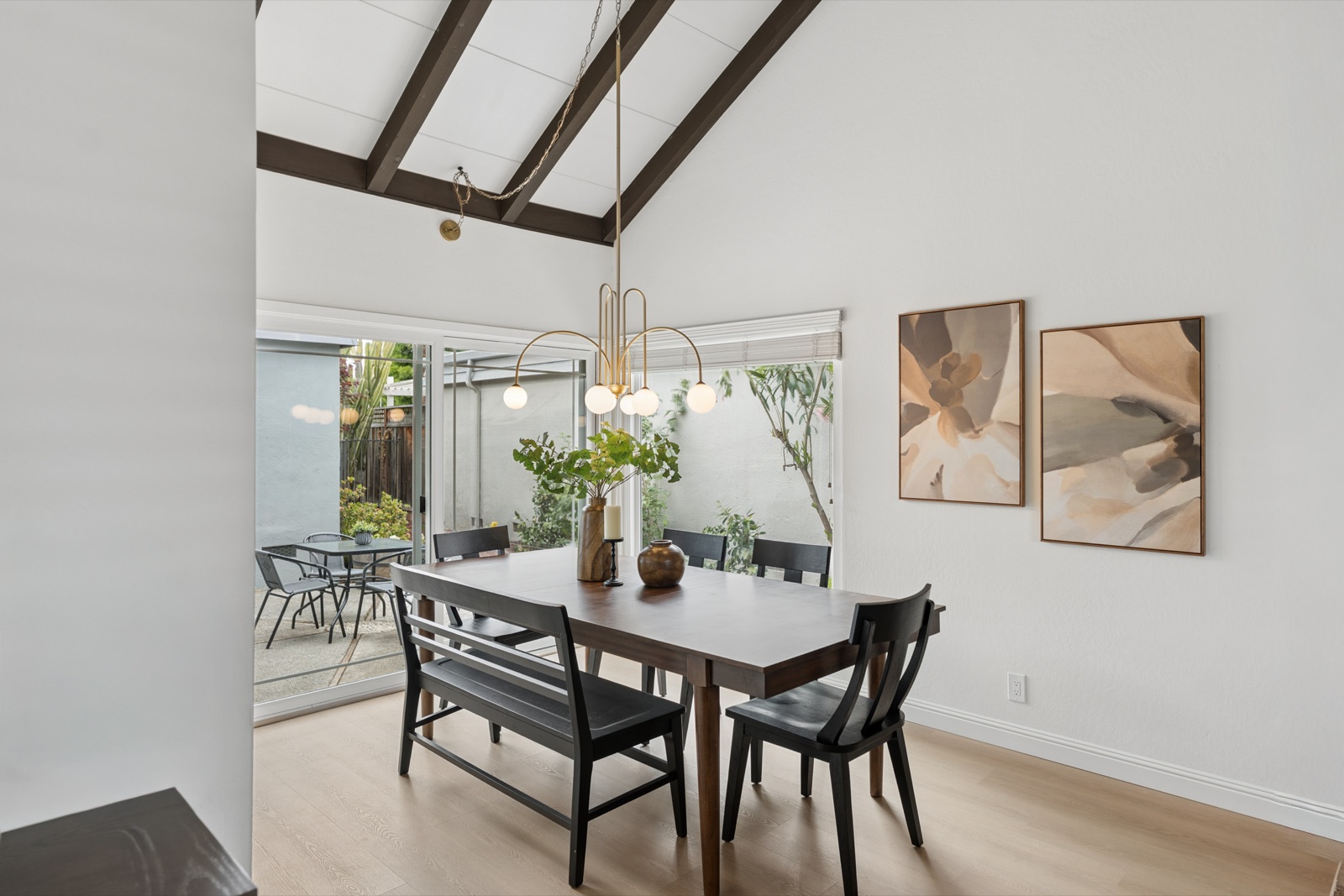 Additional kitchen interior
